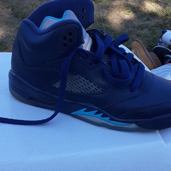 Shoes - Picture 1 of 2